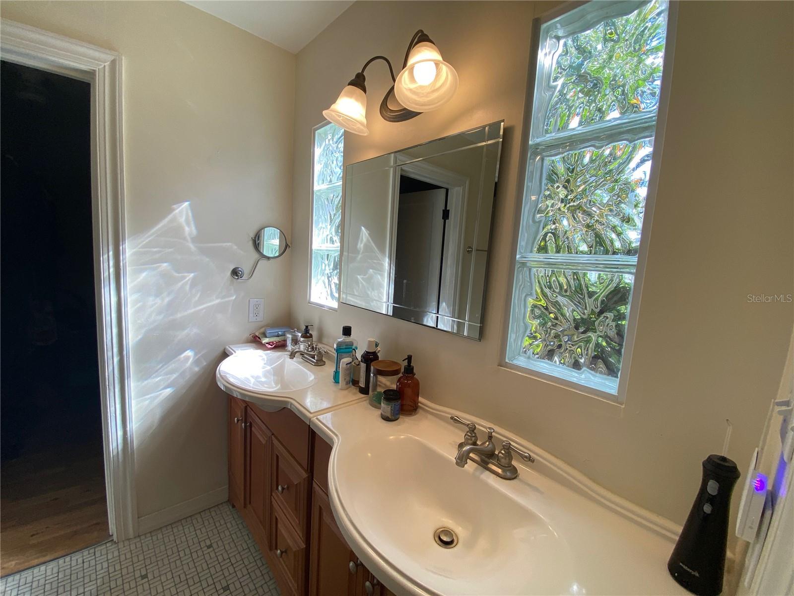 495 24TH AVE N, ST PETERSBURG, FL, 33704