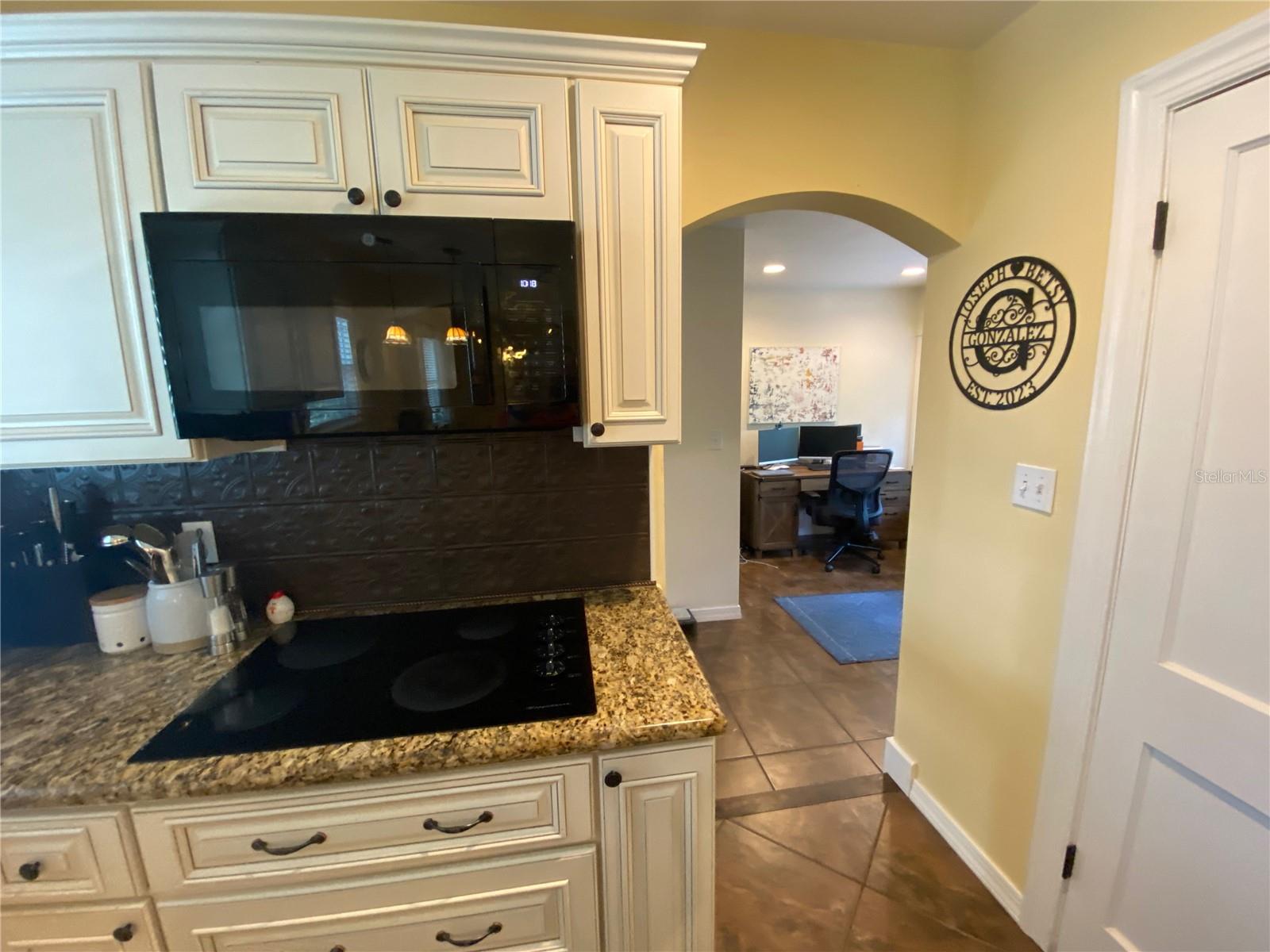 495 24TH AVE N, ST PETERSBURG, FL, 33704