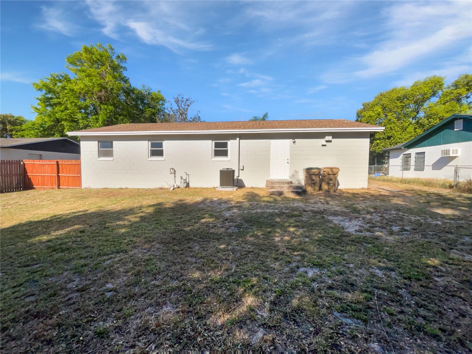 800 MARION DR, MOUNT DORA, FL, 32757