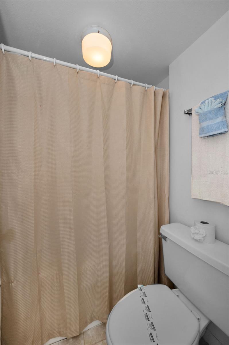 9000 COMMODORE DR #402, SEMINOLE, FL, 33776