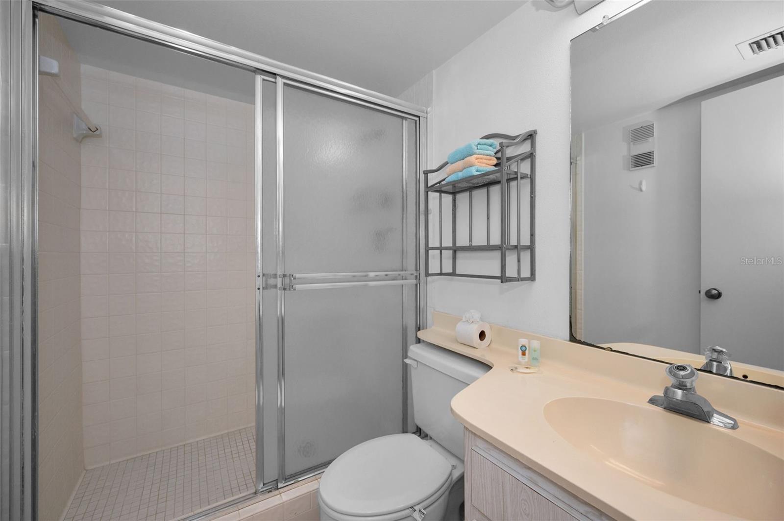 9000 COMMODORE DR #402, SEMINOLE, FL, 33776