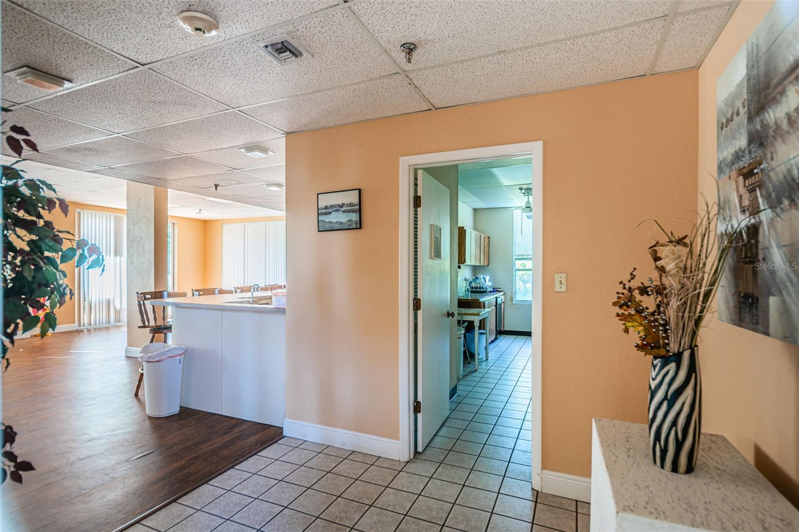 9000 COMMODORE DR #402, SEMINOLE, FL, 33776