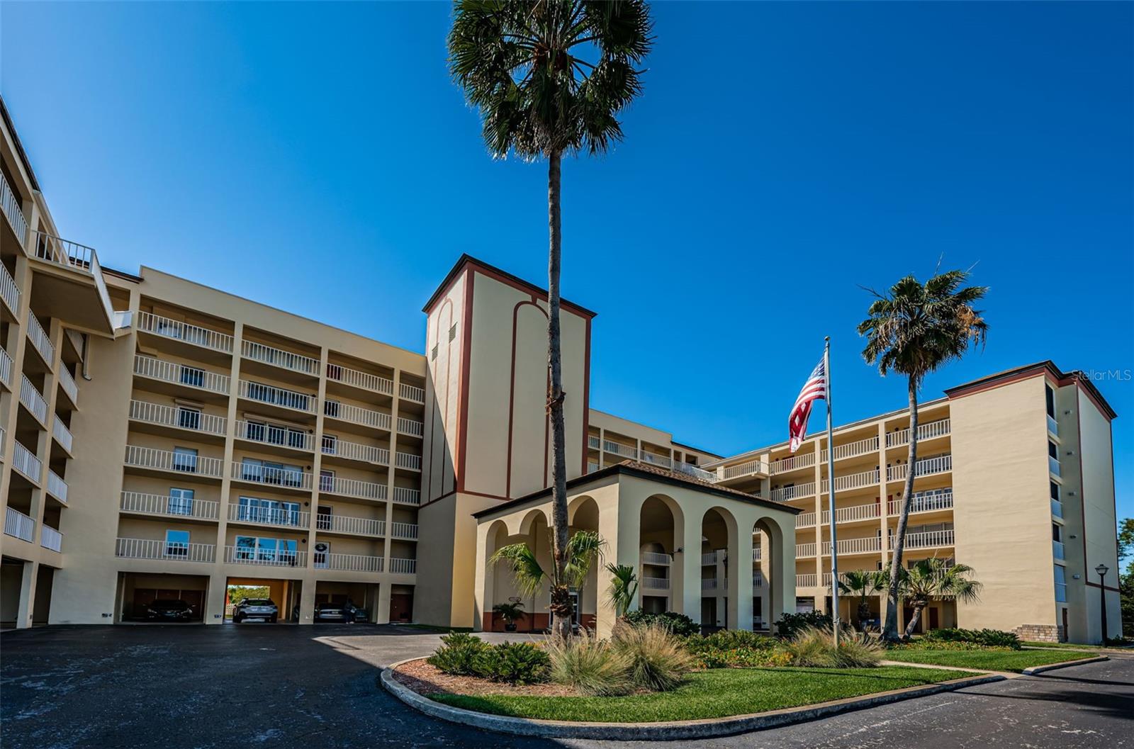 9000 COMMODORE DR #402, SEMINOLE, FL, 33776