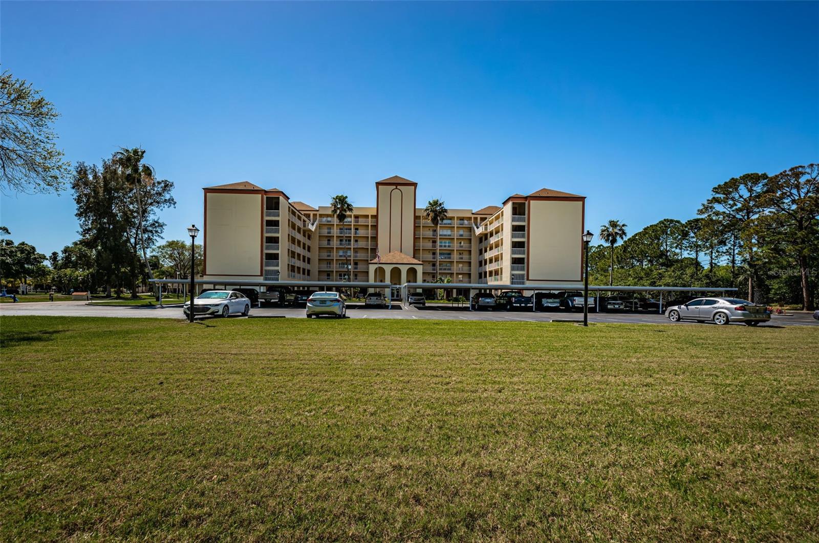 9000 COMMODORE DR #402, SEMINOLE, FL, 33776