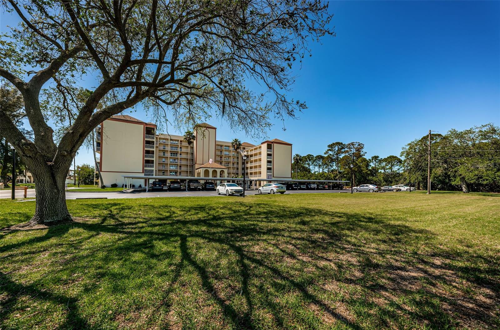 9000 COMMODORE DR #402, SEMINOLE, FL, 33776