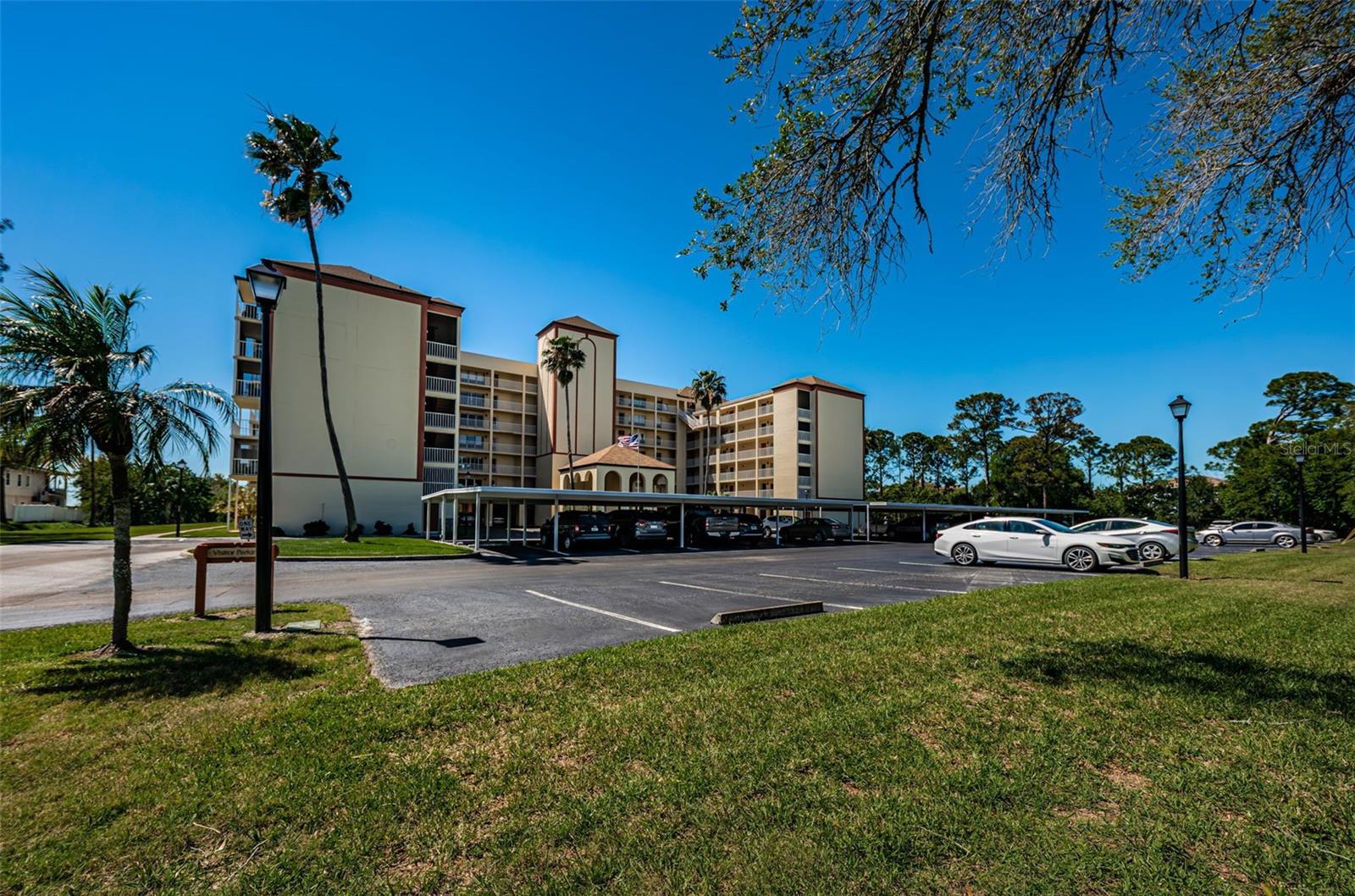 9000 COMMODORE DR #402, SEMINOLE, FL, 33776