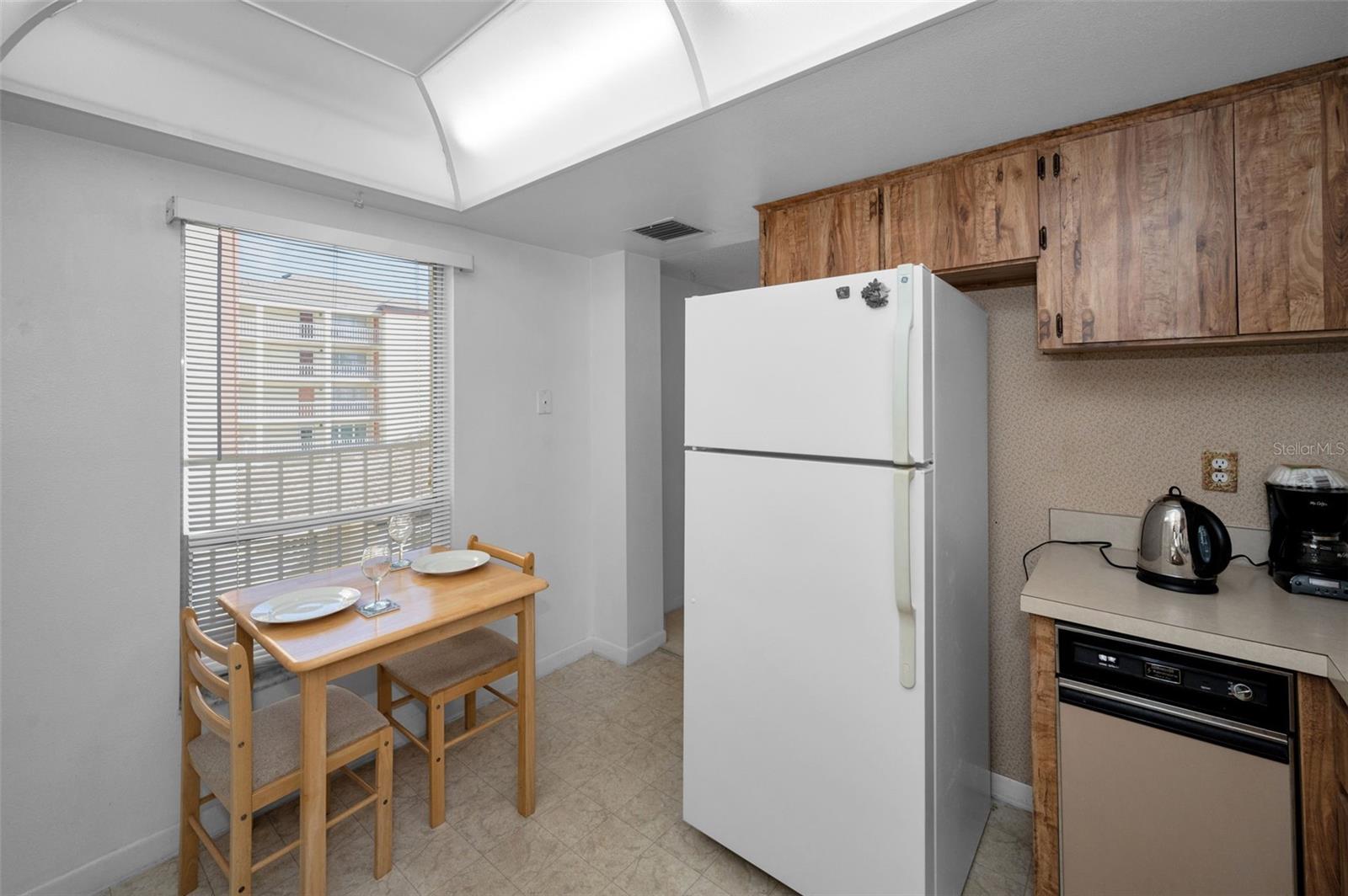 9000 COMMODORE DR #402, SEMINOLE, FL, 33776