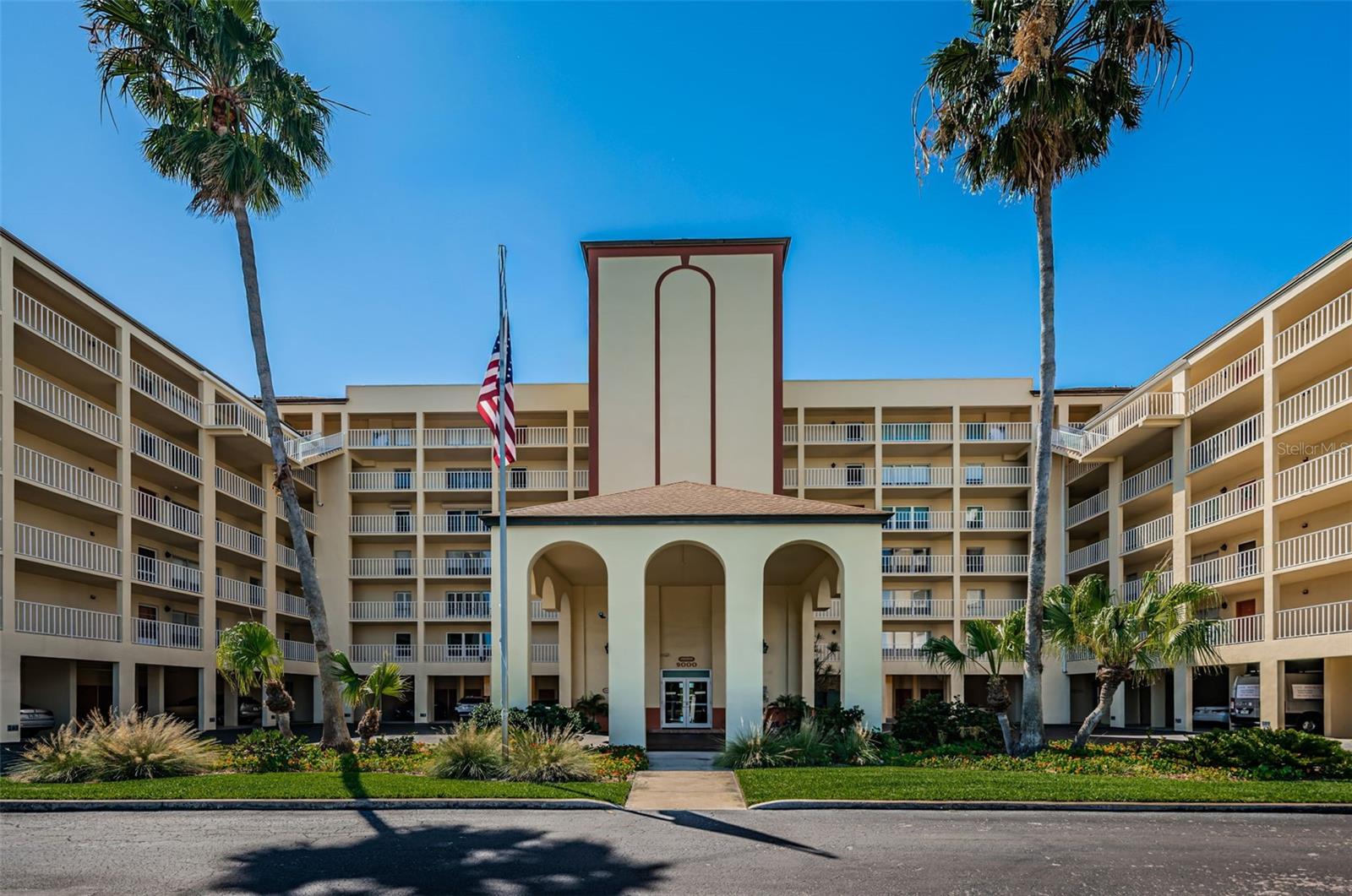 9000 COMMODORE DR #402, SEMINOLE, FL, 33776