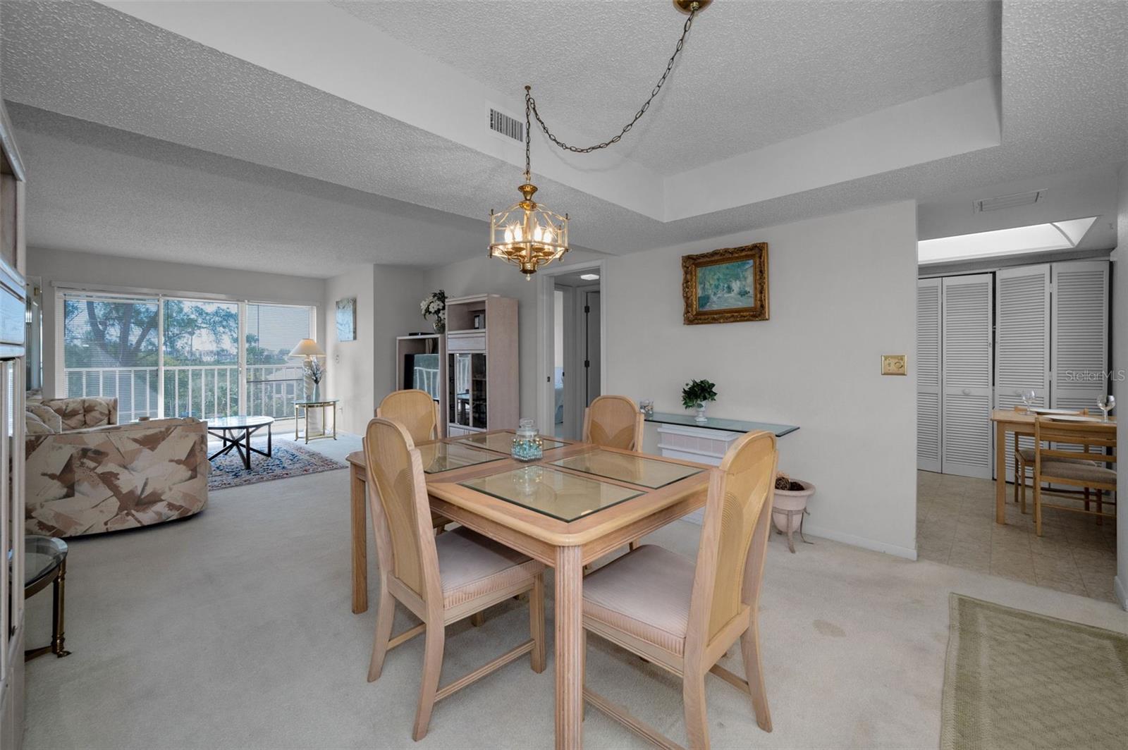 9000 COMMODORE DR #402, SEMINOLE, FL, 33776