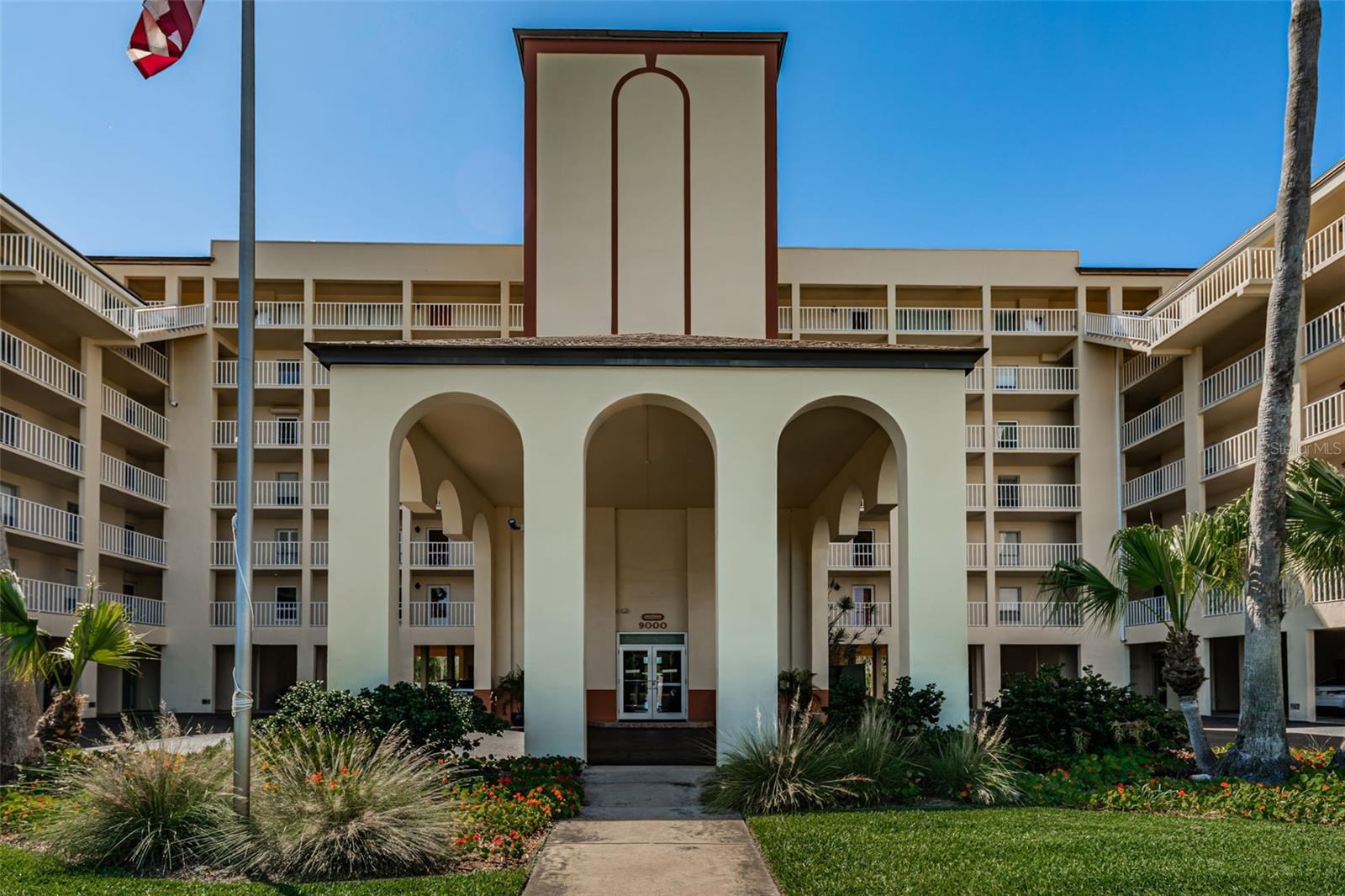 9000 COMMODORE DR #402, SEMINOLE, FL, 33776