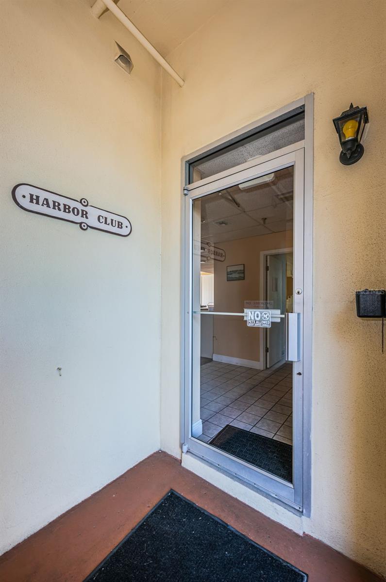 9000 COMMODORE DR #402, SEMINOLE, FL, 33776