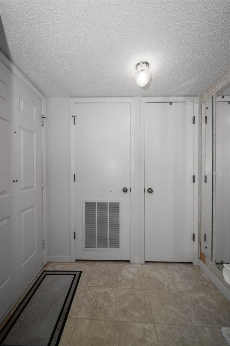 9000 COMMODORE DR #402, SEMINOLE, FL, 33776