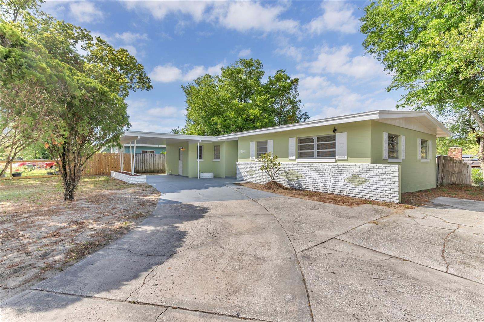 5201 VAN AKEN DR, ORLANDO, FL, 32808