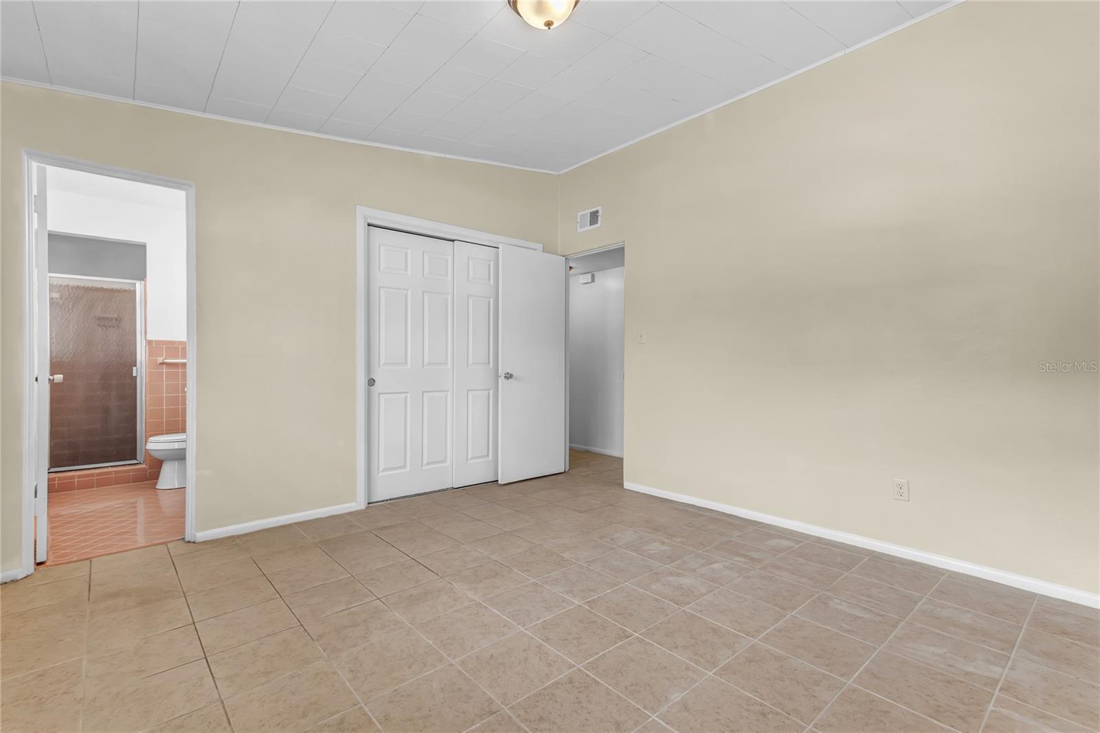 5201 VAN AKEN DR, ORLANDO, FL, 32808