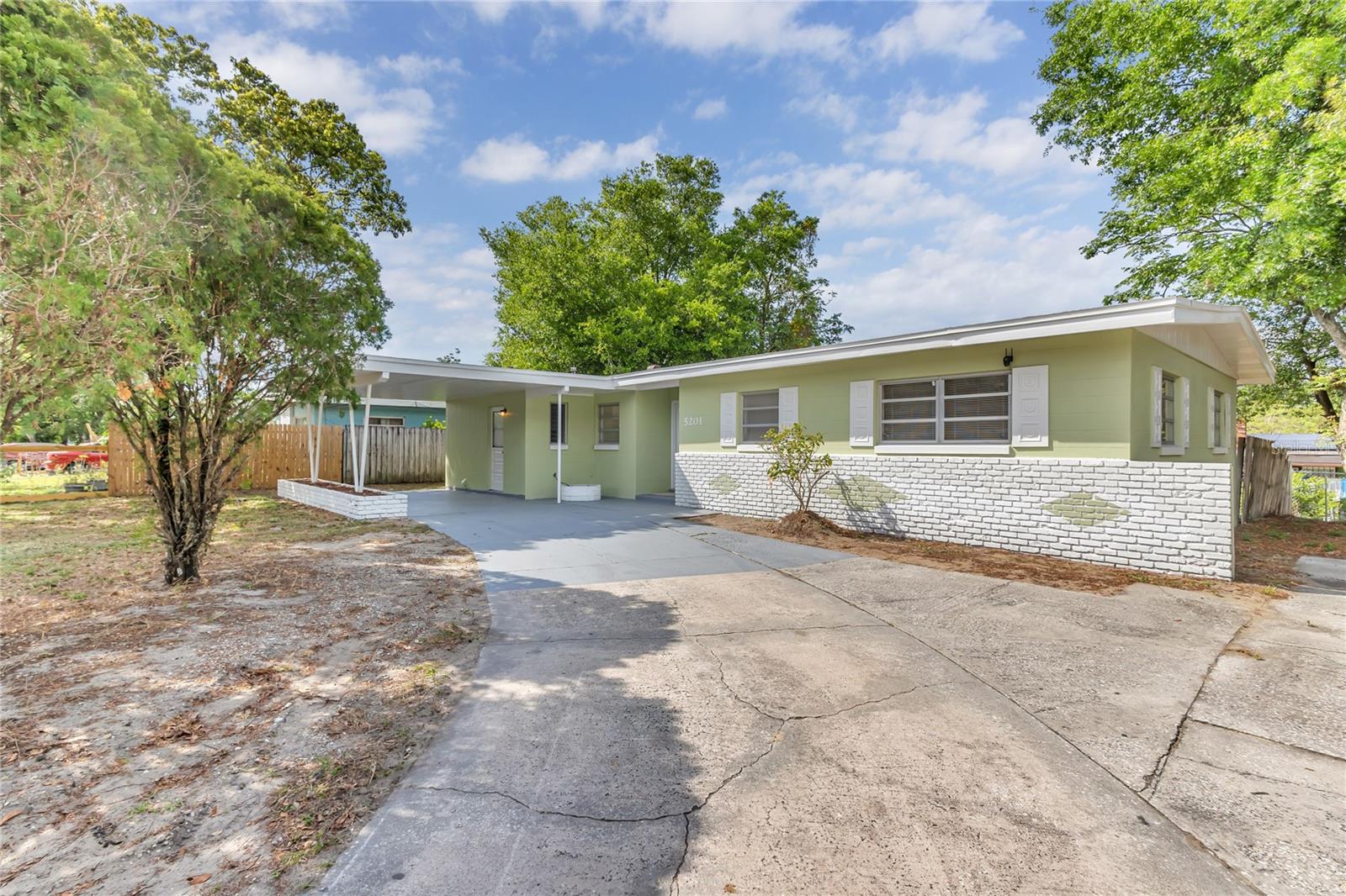 5201 VAN AKEN DR, ORLANDO, FL, 32808