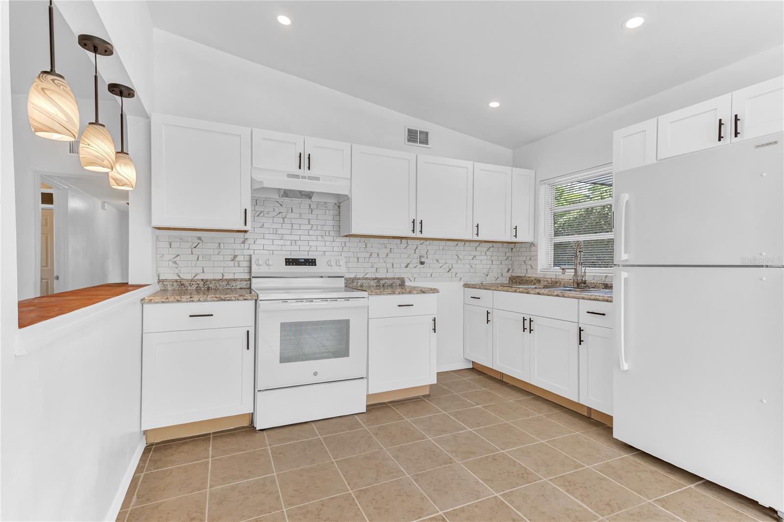 5201 VAN AKEN DR, ORLANDO, FL, 32808