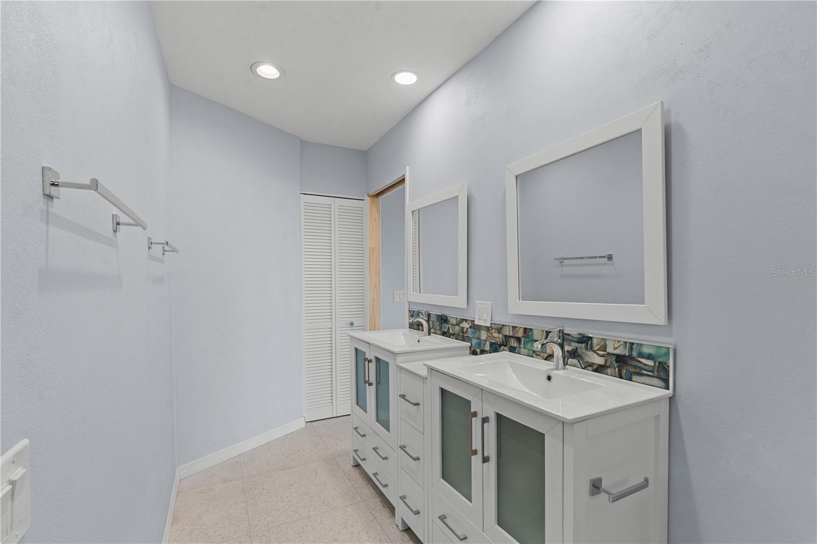 918 EDGEWATER DR, ENGLEWOOD, FL, 34223