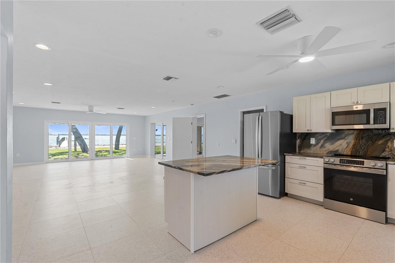 918 EDGEWATER DR, ENGLEWOOD, FL, 34223