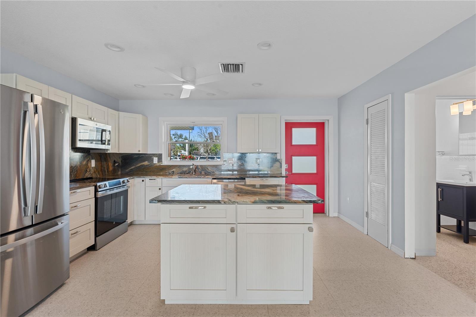 918 EDGEWATER DR, ENGLEWOOD, FL, 34223