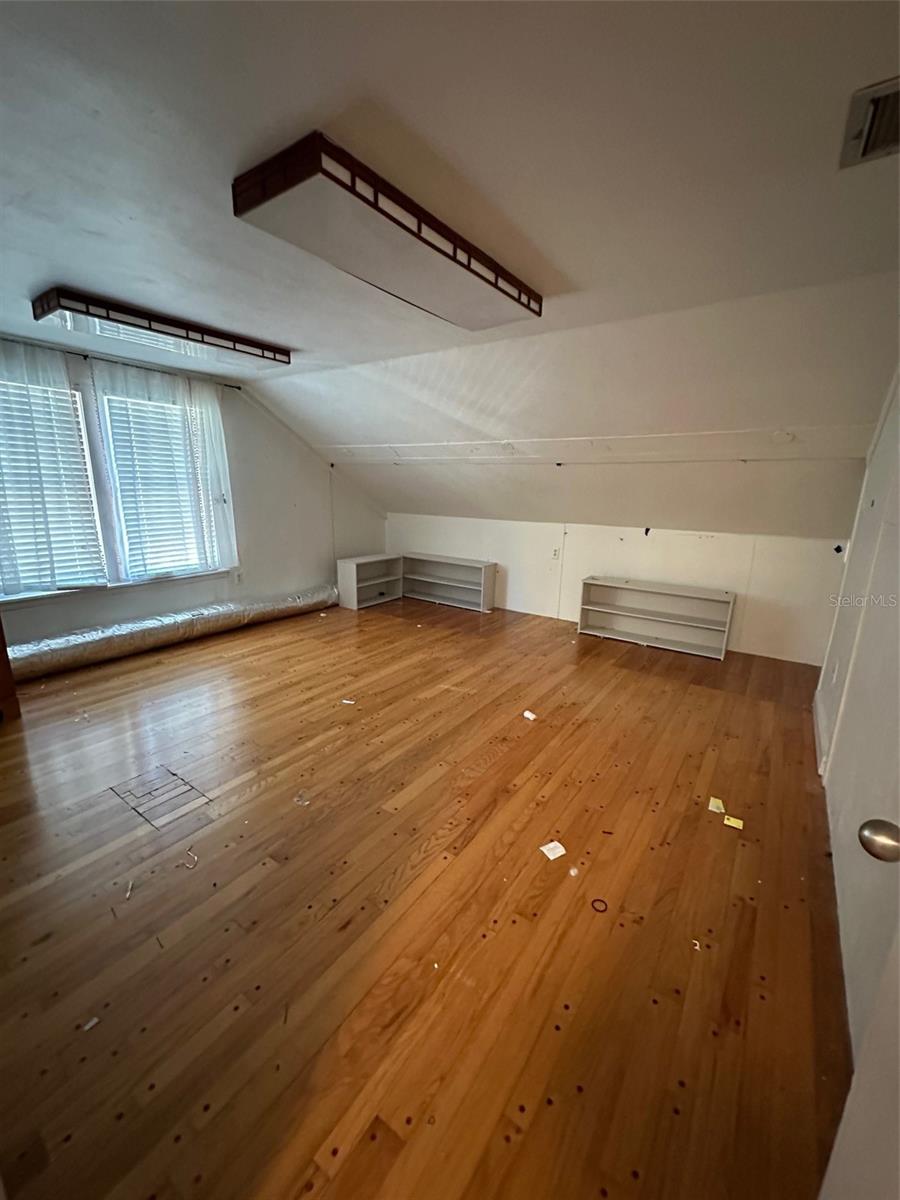 138 W STETSON AVE, DELAND, FL, 32720