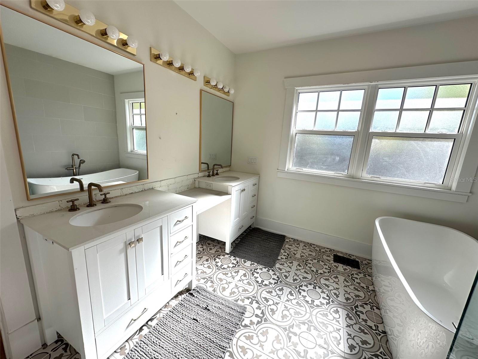 138 W STETSON AVE, DELAND, FL, 32720