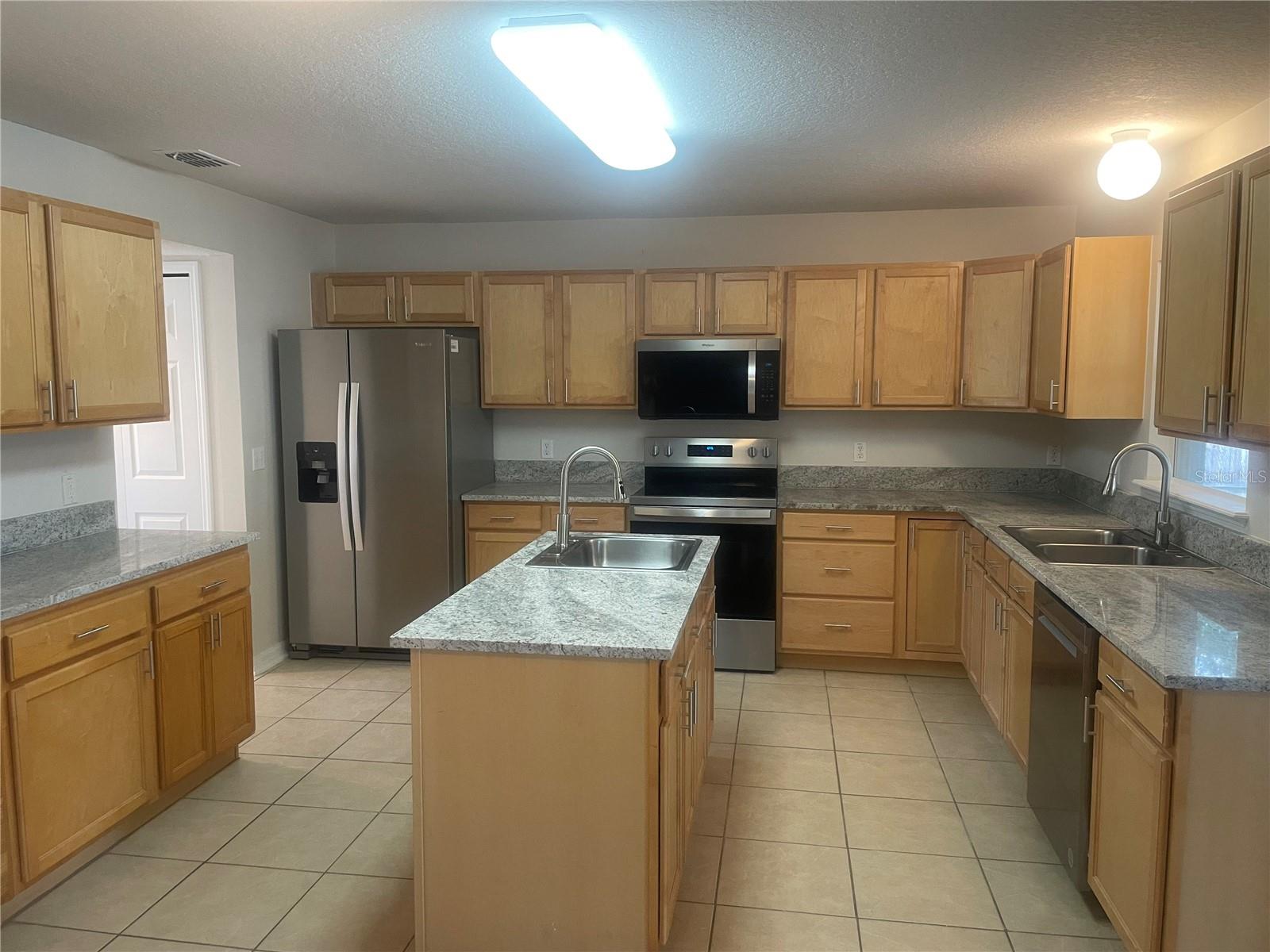 1930 THORNGATE LN, MASCOTTE, FL, 34753