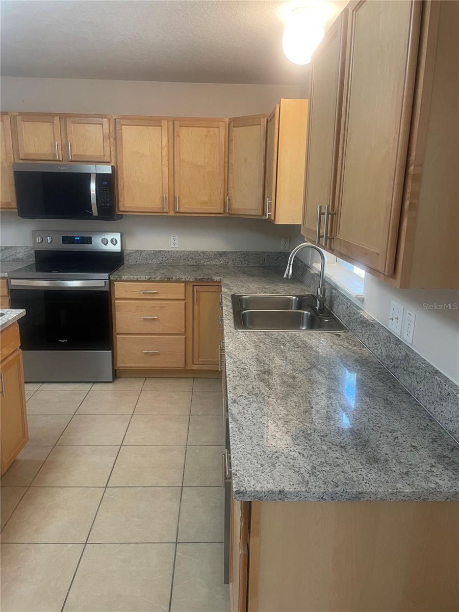 1930 THORNGATE LN, MASCOTTE, FL, 34753