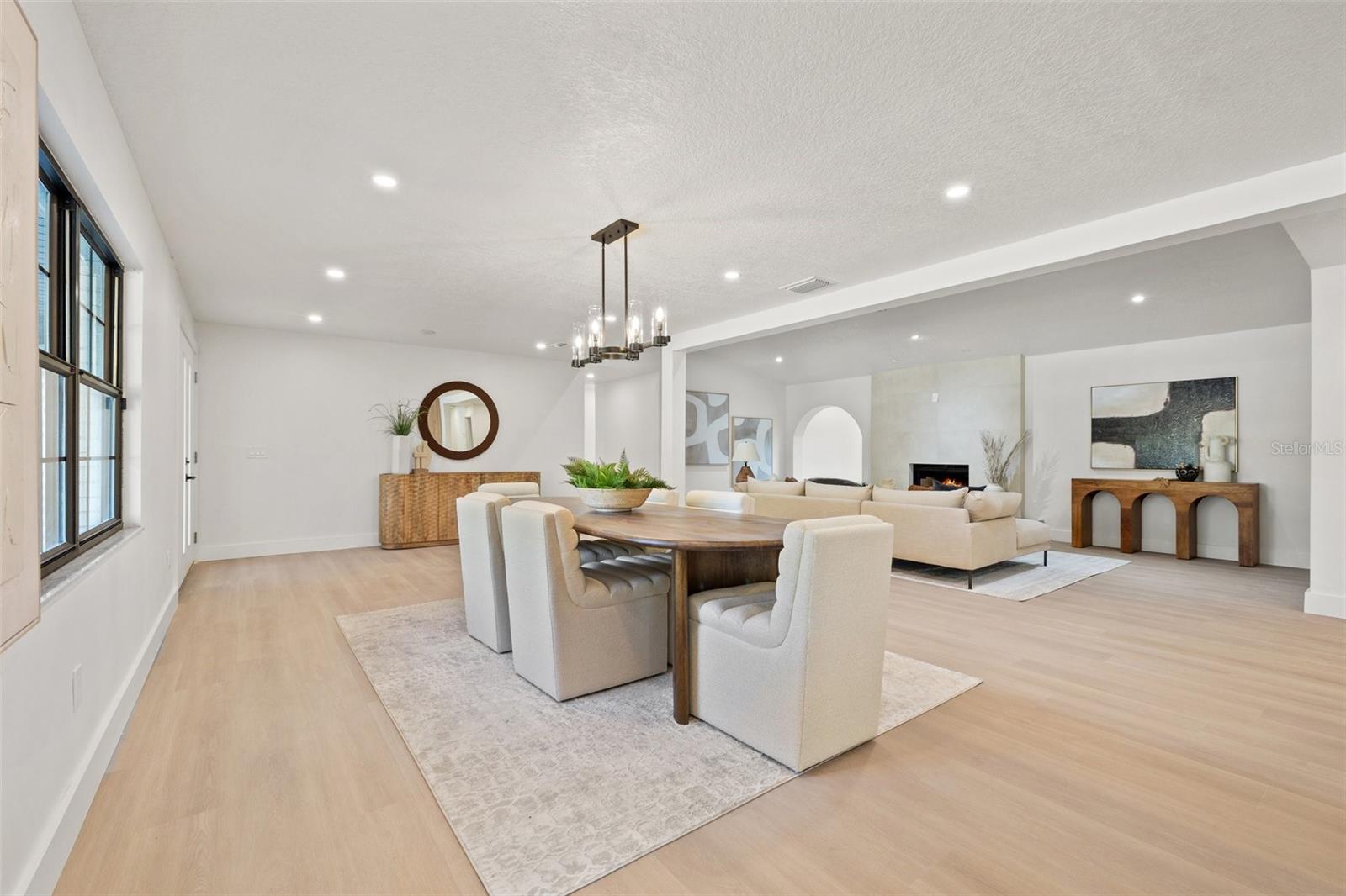 1406 N RIVERHILLS DR, TEMPLE TERRACE, FL, 33617