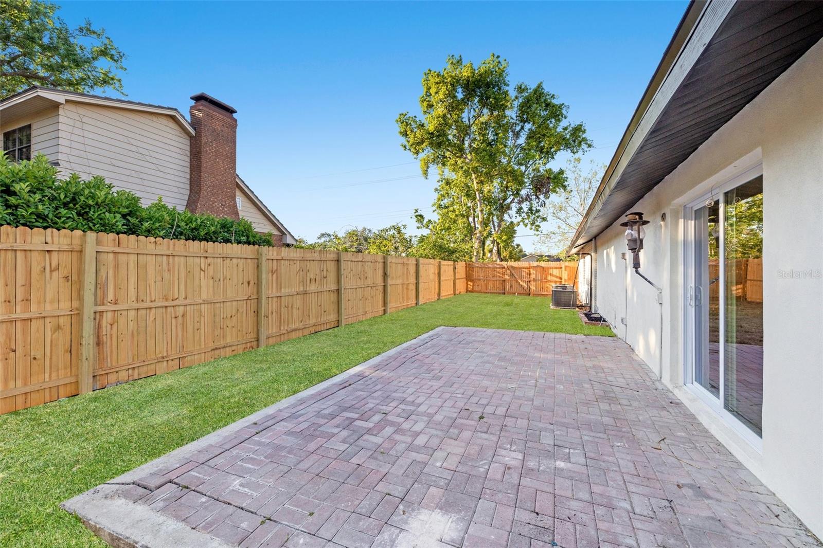 1406 N RIVERHILLS DR, TEMPLE TERRACE, FL, 33617