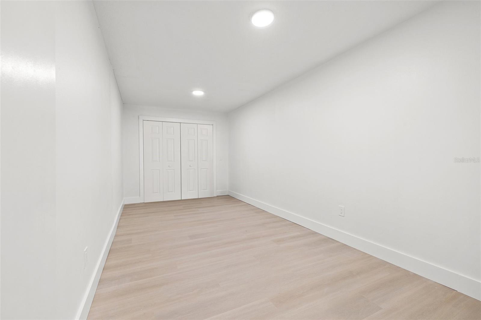 1406 N RIVERHILLS DR, TEMPLE TERRACE, FL, 33617
