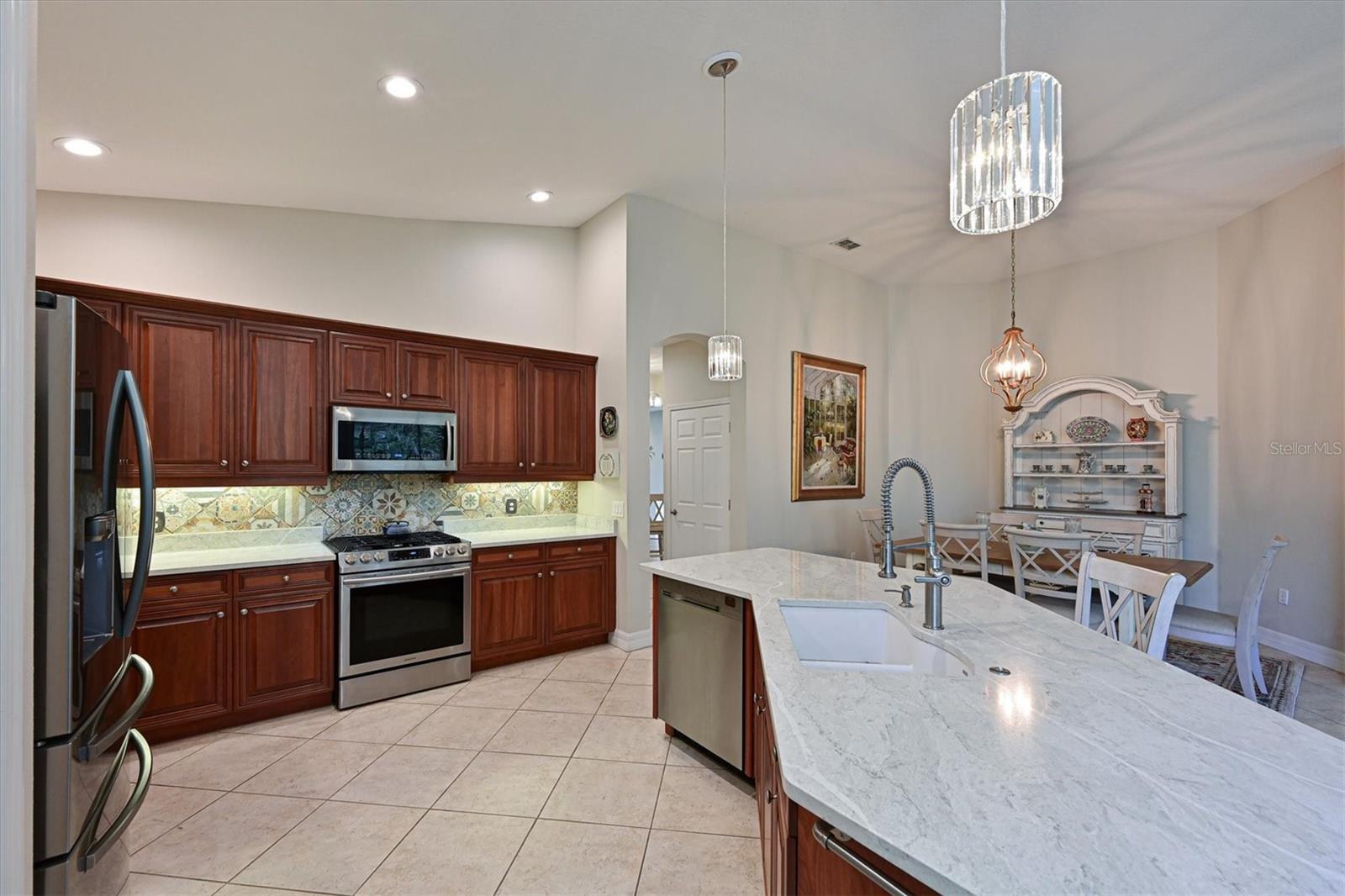 9460 DISCOVERY TER #202D, BRADENTON, FL, 34212