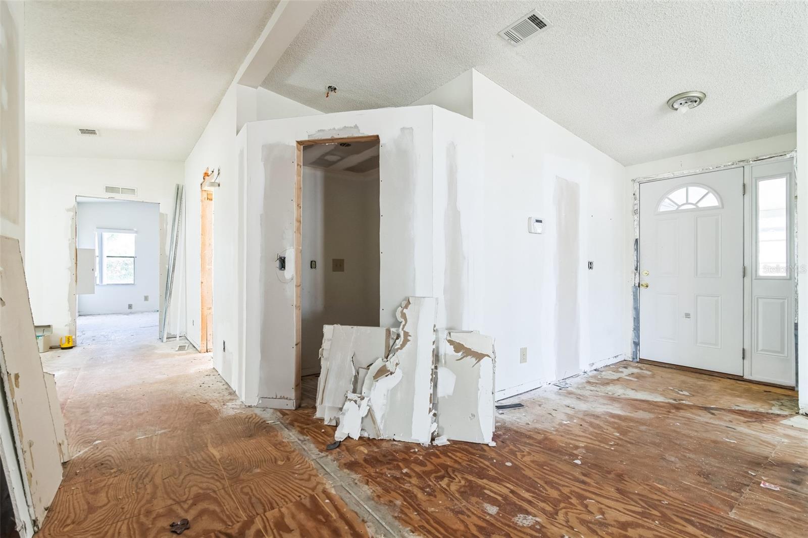 702 TURNBERRY LN, LADY LAKE, FL, 32159