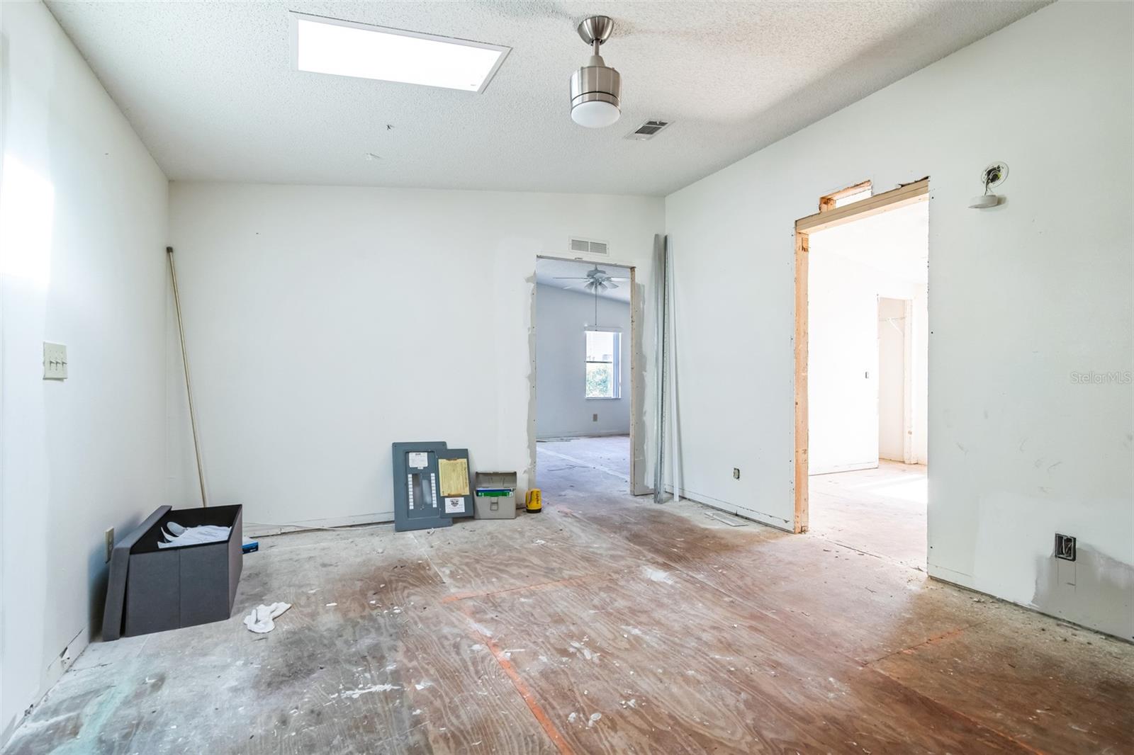 702 TURNBERRY LN, LADY LAKE, FL, 32159