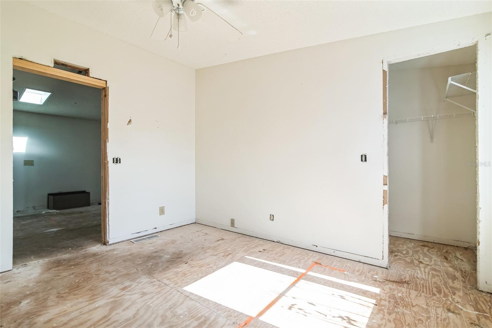 702 TURNBERRY LN, LADY LAKE, FL, 32159