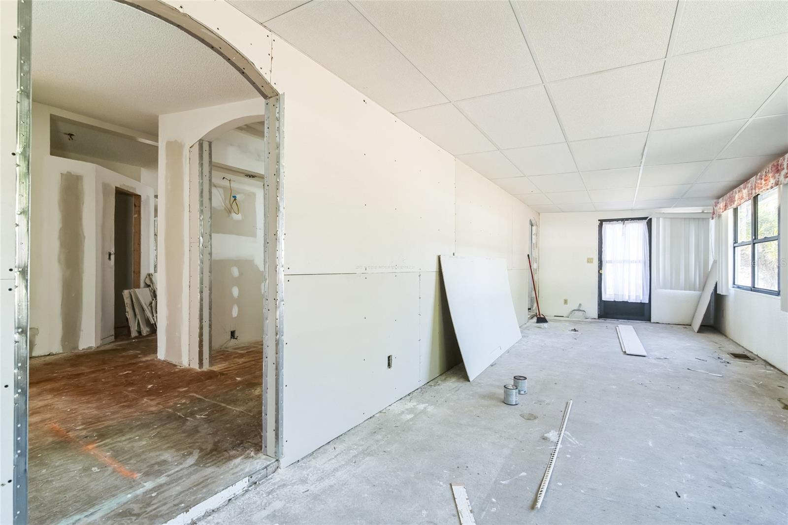 702 TURNBERRY LN, LADY LAKE, FL, 32159