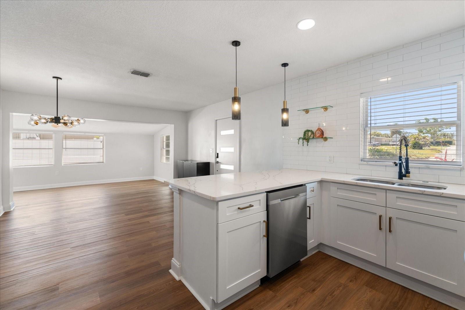 331 BARBARA CIR, BELLEAIR, FL, 33756