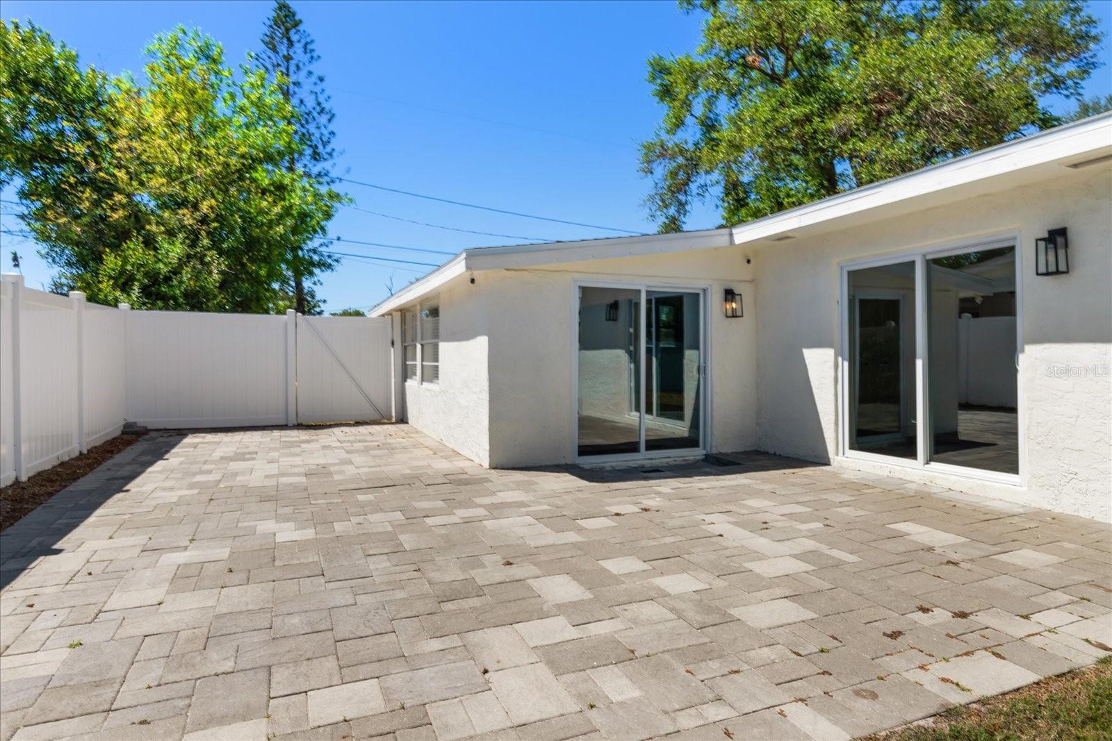 331 BARBARA CIR, BELLEAIR, FL, 33756