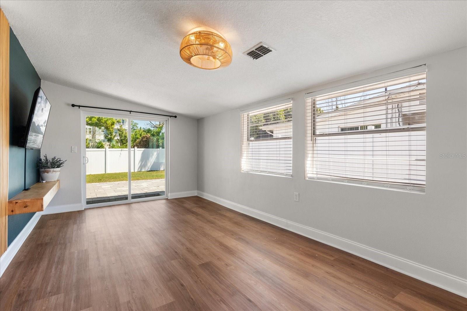 331 BARBARA CIR, BELLEAIR, FL, 33756