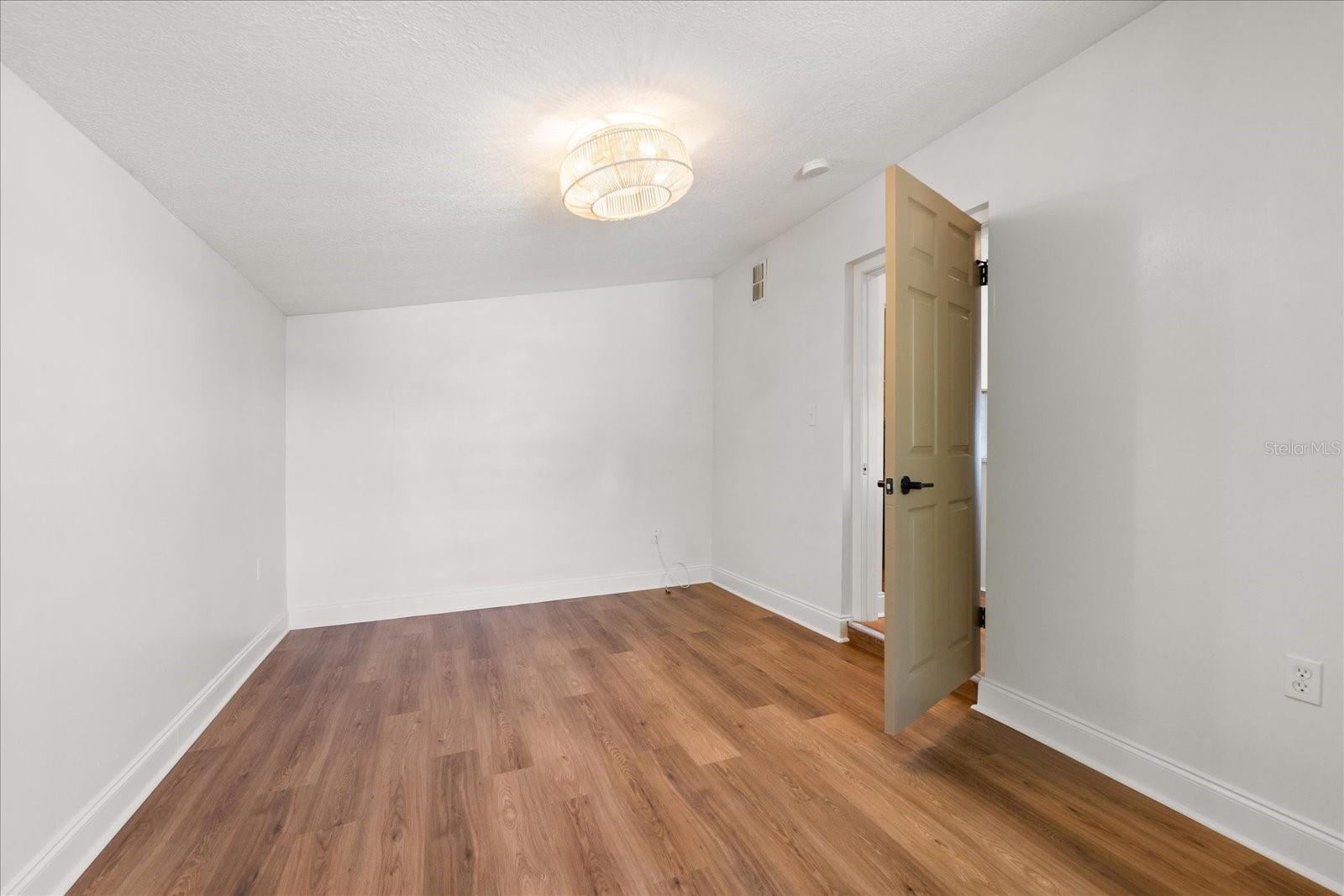 331 BARBARA CIR, BELLEAIR, FL, 33756