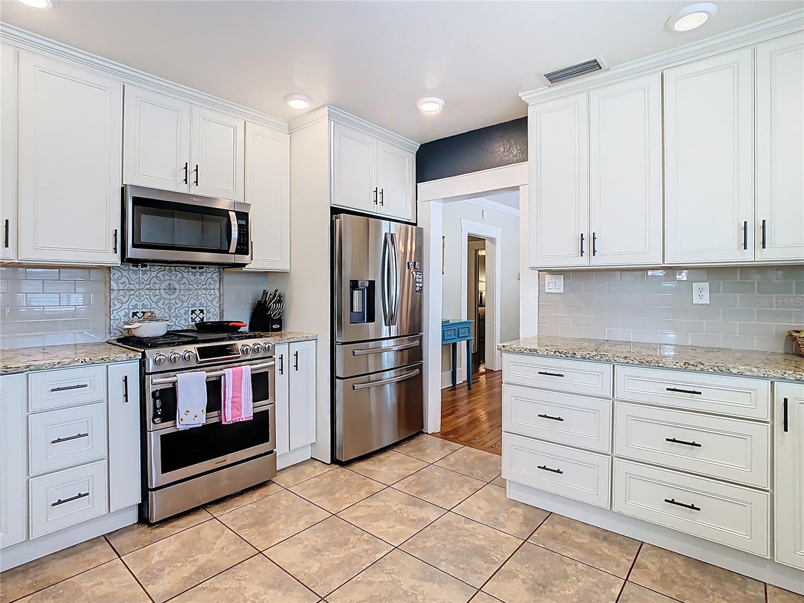 714 W PENINSULAR ST, TAMPA, FL, 33603