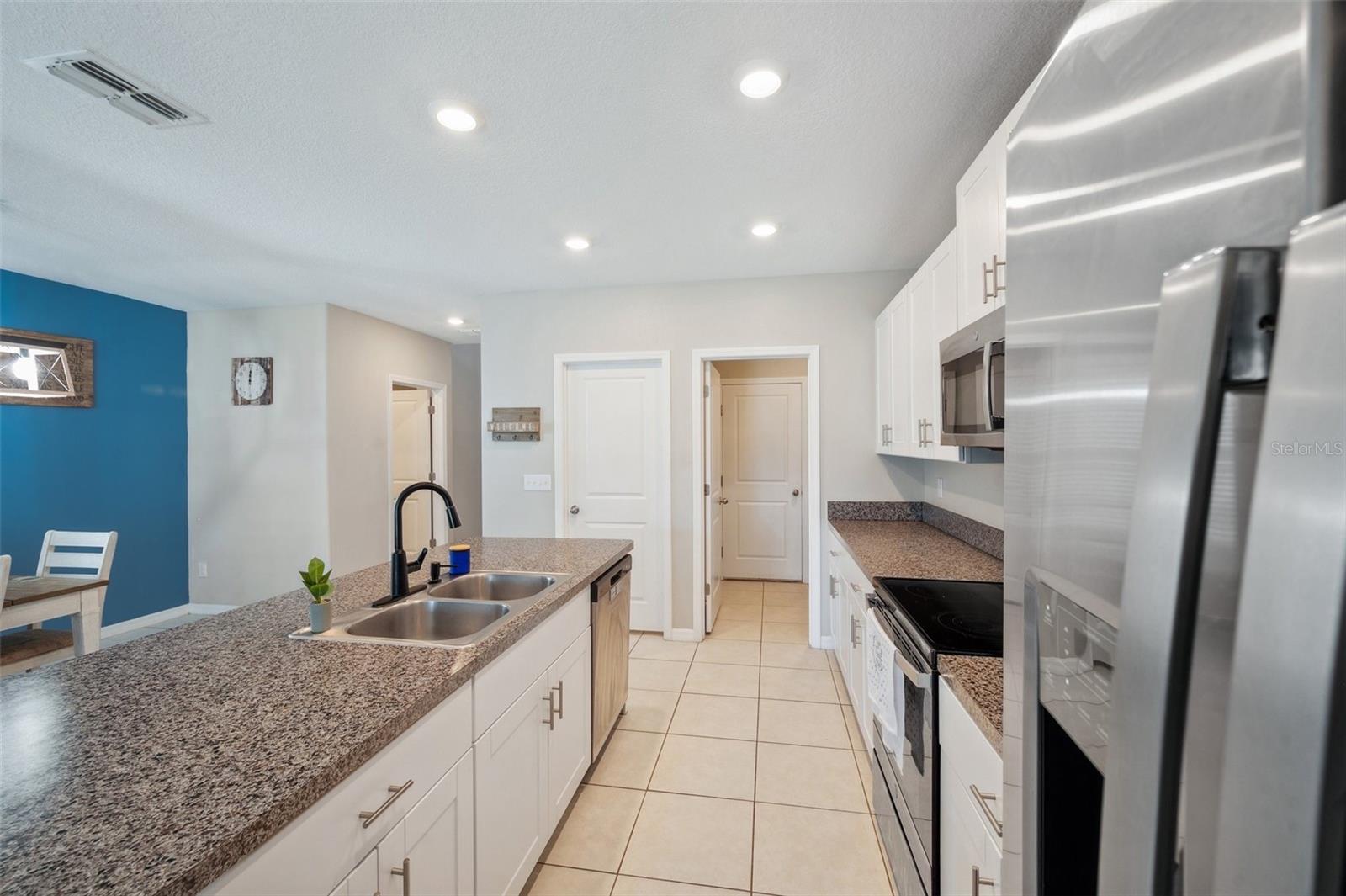 6068 APPLE SNAIL AVE, NEW PORT RICHEY, FL, 34653