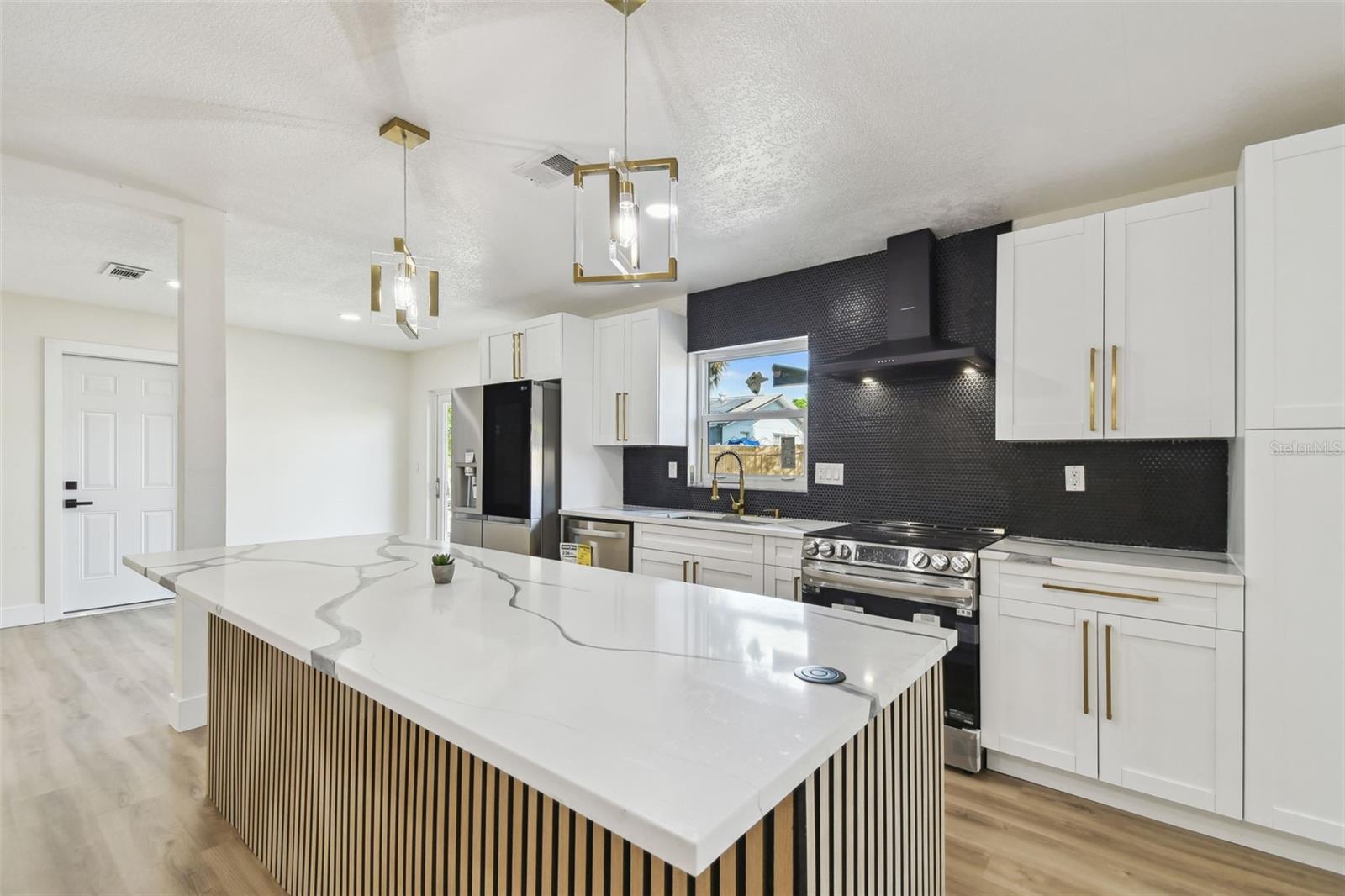 5907 TAMPA SHORES BLVD, TAMPA, FL, 33615