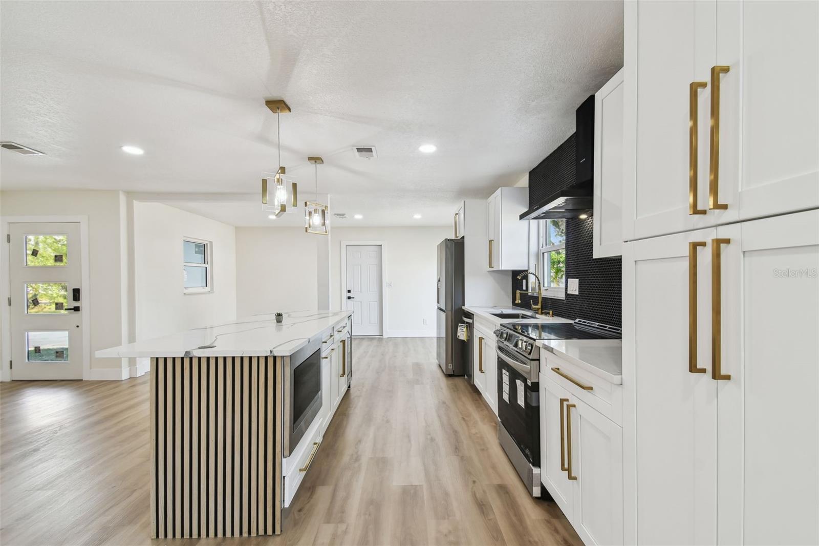 5907 TAMPA SHORES BLVD, TAMPA, FL, 33615