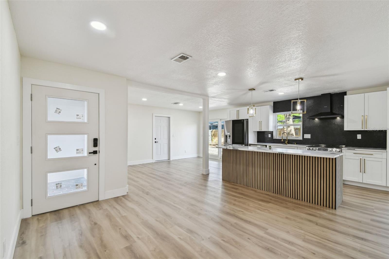 5907 TAMPA SHORES BLVD, TAMPA, FL, 33615