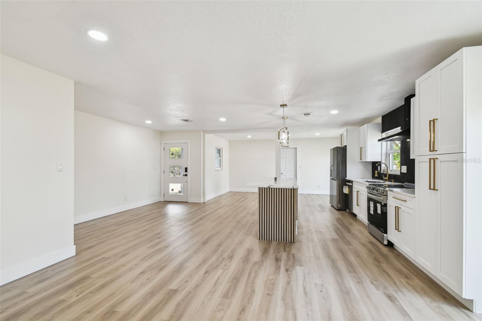 5907 TAMPA SHORES BLVD, TAMPA, FL, 33615