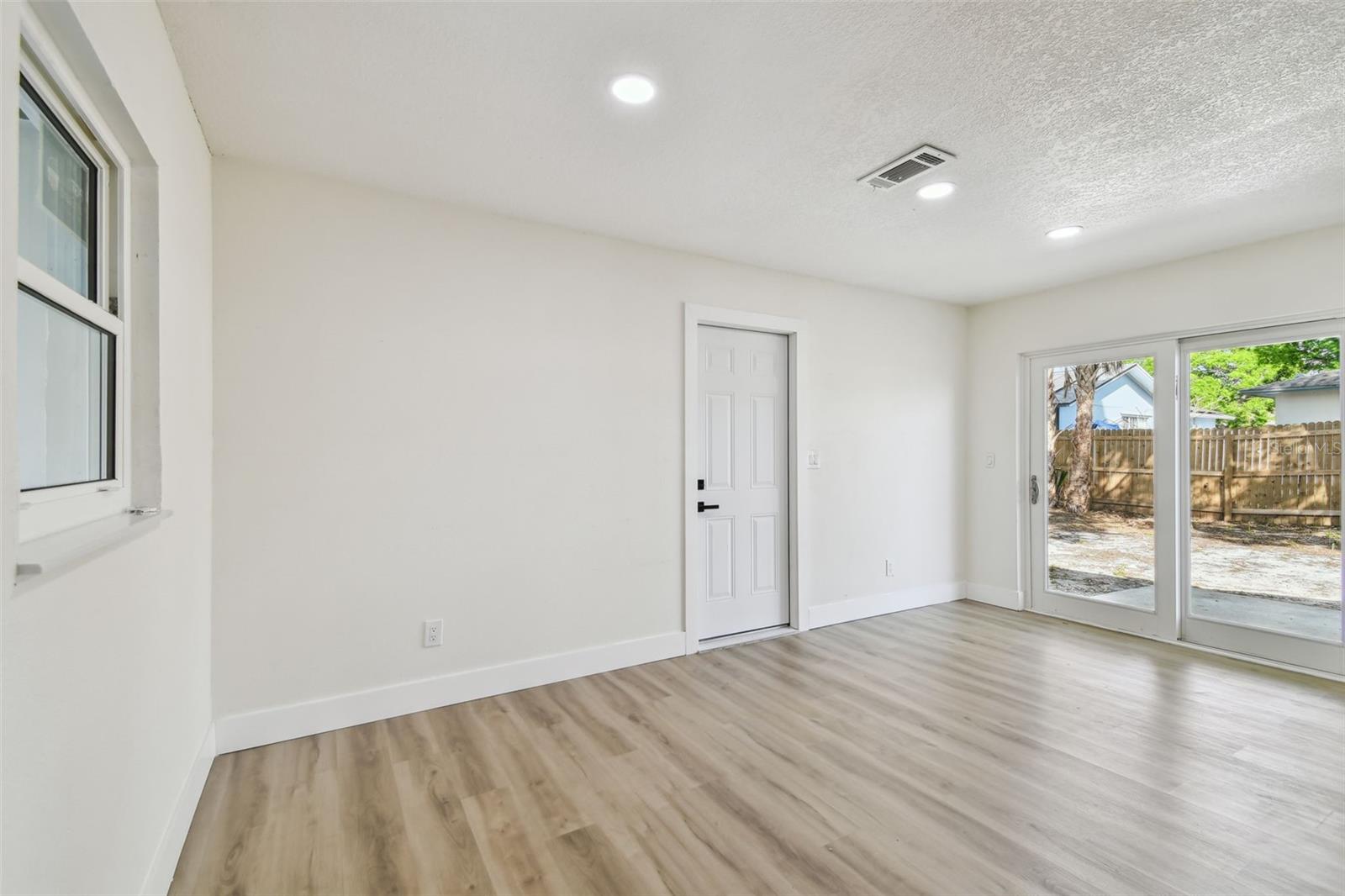 5907 TAMPA SHORES BLVD, TAMPA, FL, 33615