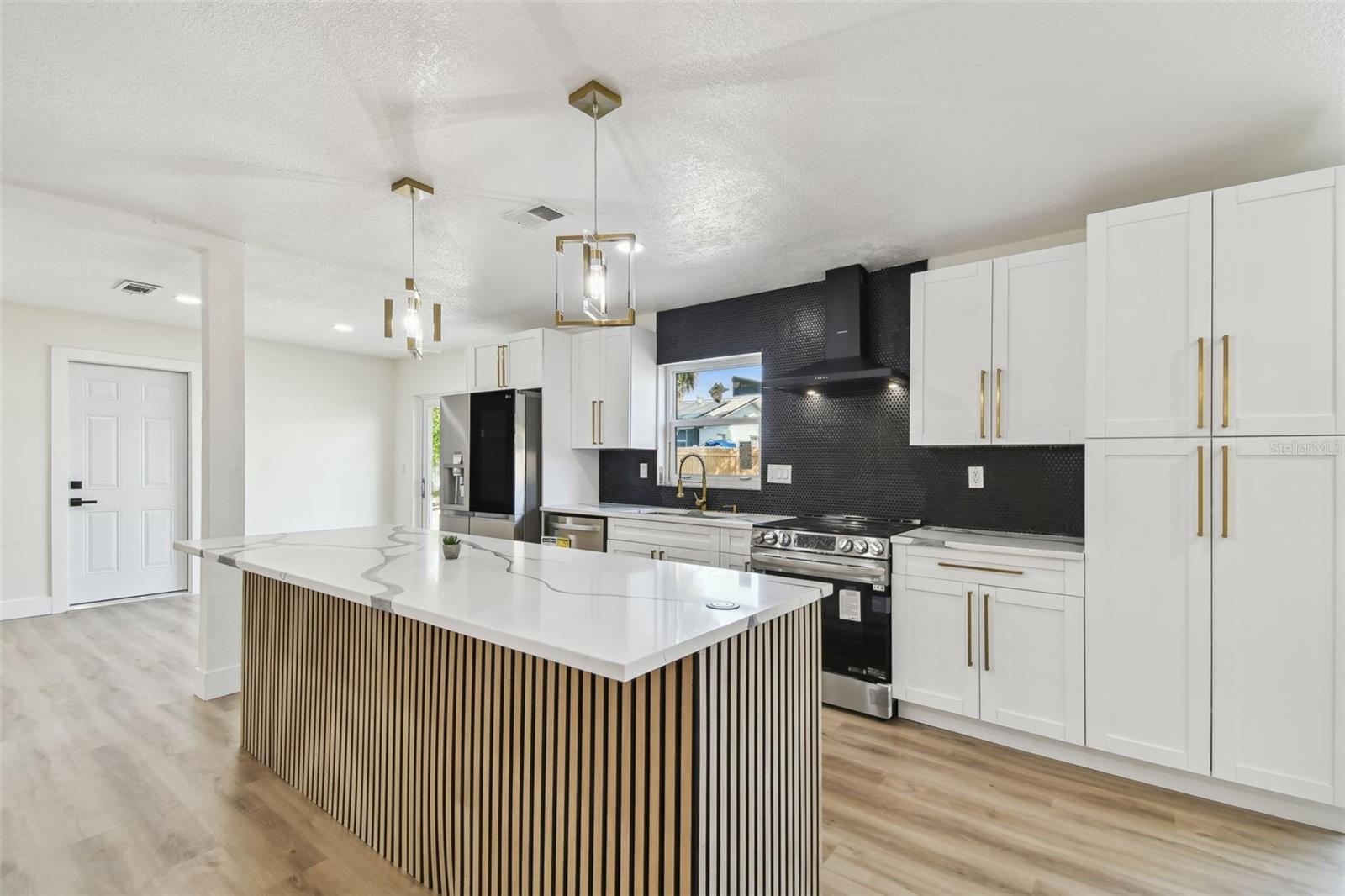 5907 TAMPA SHORES BLVD, TAMPA, FL, 33615