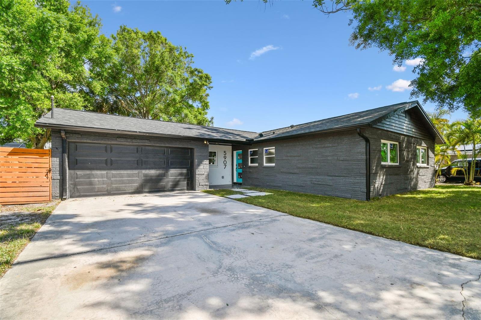 5907 TAMPA SHORES BLVD, TAMPA, FL, 33615