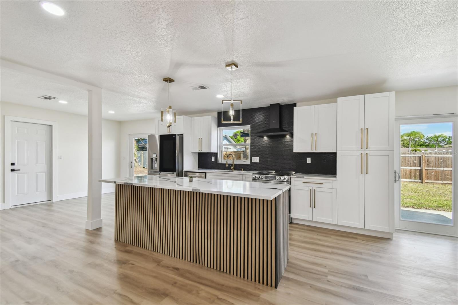 5907 TAMPA SHORES BLVD, TAMPA, FL, 33615