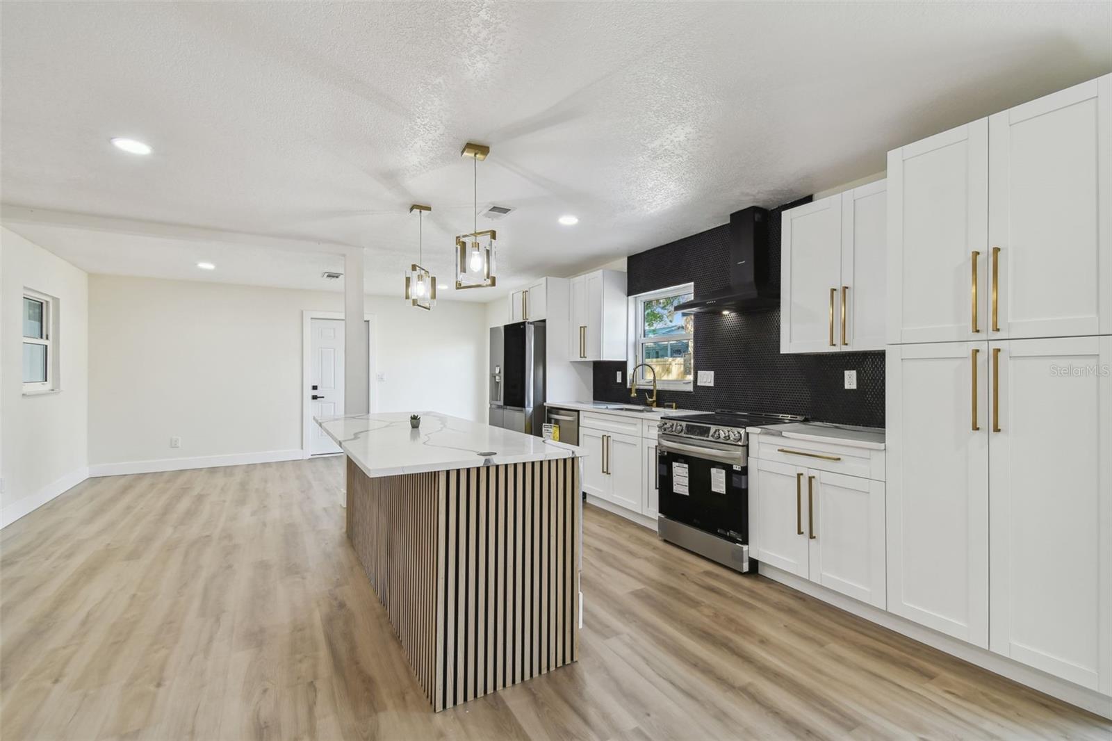 5907 TAMPA SHORES BLVD, TAMPA, FL, 33615